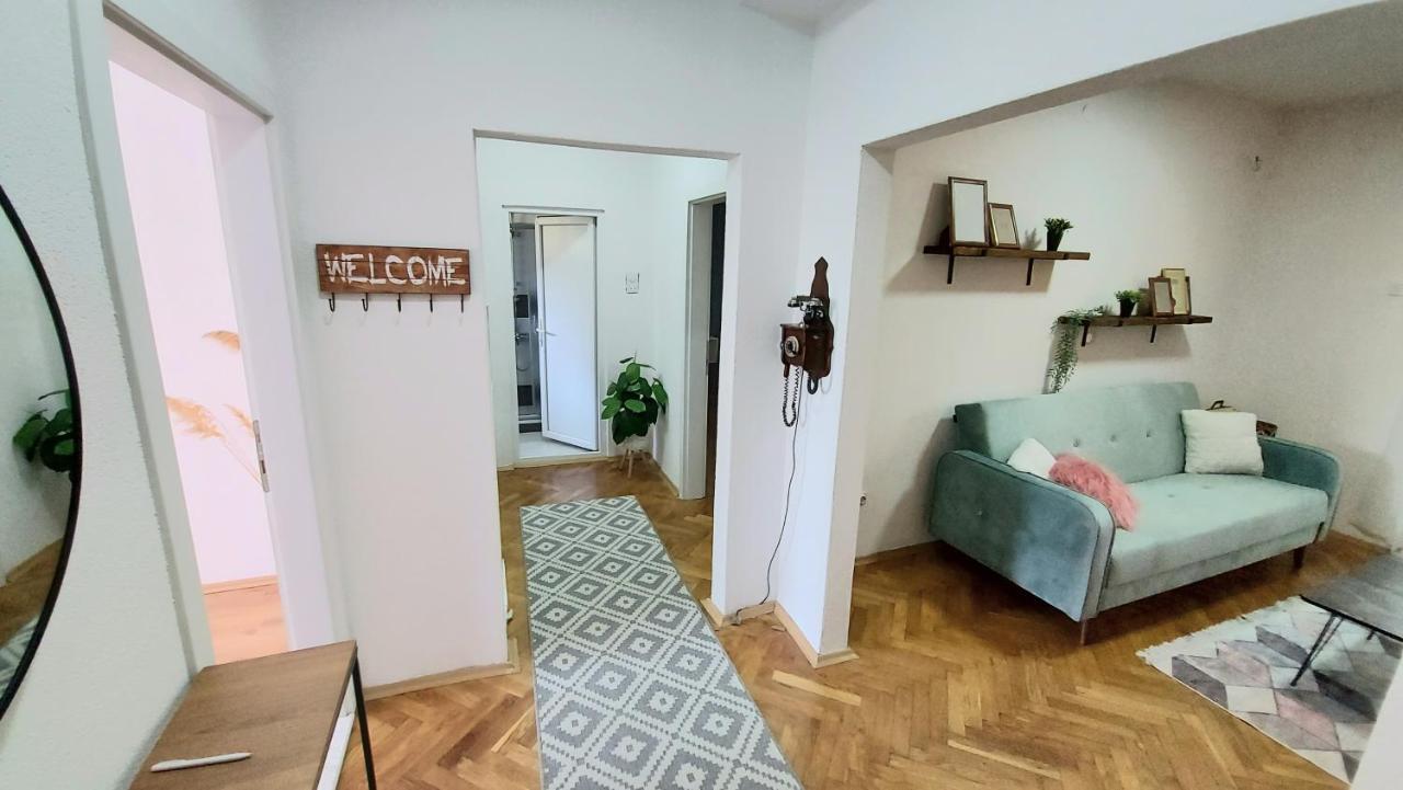 Inner City Two Bedroom Apartment Skopje Esterno foto