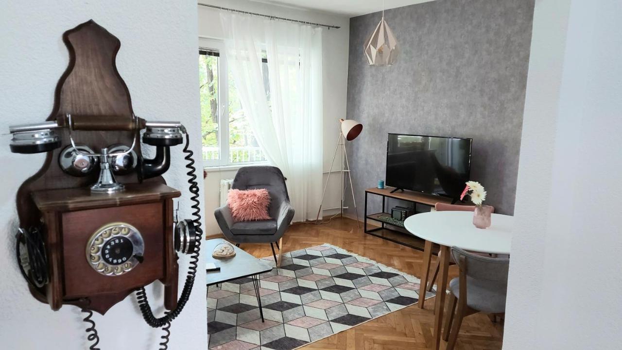 Inner City Two Bedroom Apartment Skopje Esterno foto