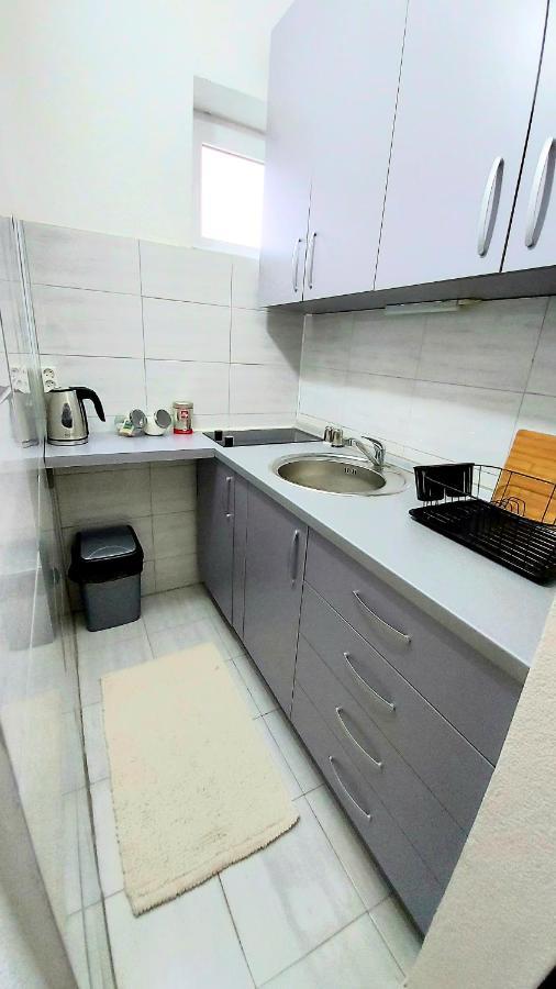 Inner City Two Bedroom Apartment Skopje Esterno foto