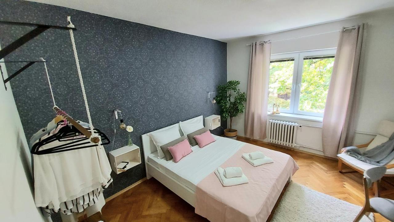 Inner City Two Bedroom Apartment Skopje Esterno foto